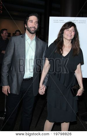 LOS ANGELES - MAALIS 21: David Schwimmer; Catherine Keener saapuu 