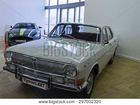 Moscow, Russia - November 10, 2018: Volga Gaz-24 Car  (made In 1983) At The Exhibition Of Old And Ra