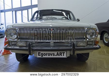 Moscow, Russia - November 10, 2018: Volga Gaz-24 Car  (made In 1983) At The Exhibition Of Old And Ra