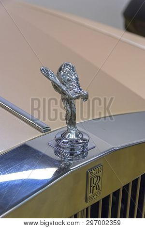 Moscow, Russia - November 10, 2018: The Classic Emblem Of The Rolls Royce Cars On The Hood Of The Ro