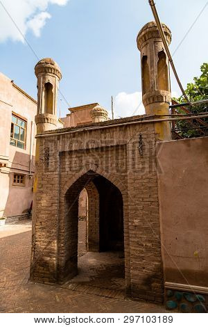 Kashgar, Xinjinag, China: Arabic Style Decorated Building In The Streets Of Kashgar Ancient Town.