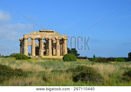 Selinunte, Sicily. Temple Of Hera, Ancient Greek Ruins In Italy, Doric Architecture