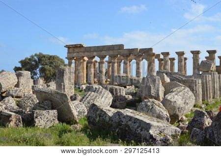 Selinunte, Sicily. Temple Of Hera, Ancient Greek Ruins In Italy, Doric Architecture