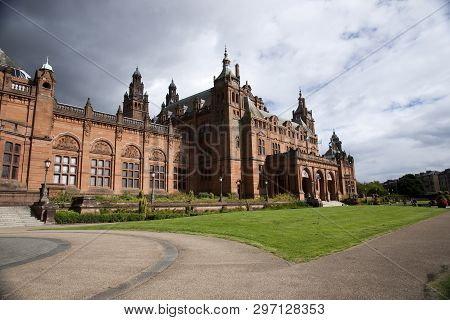 Glasgow, Scotland, 8th September 2013, The Kelvingrove Art Gallery And Museum Near Kelvingrove Park 