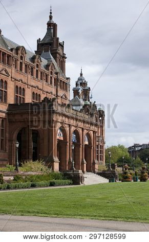 Glasgow, Scotland, 8th September 2013, The Kelvingrove Art Gallery And Museum Near Kelvingrove Park 