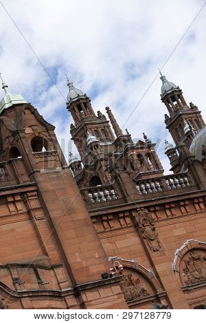 Glasgow, Scotland, 8th September 2013, The Kelvingrove Art Gallery And Museum Near Kelvingrove Park 