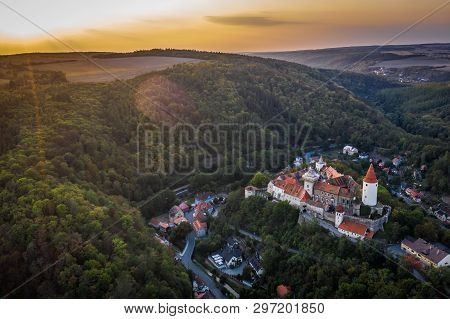 The Castle Was Founded During The 12th Century. Between The 14th And 15th Centuries, The First Cotta