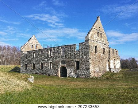 Visingso, Sweden - Apr 14, 2019: The Ruins Of The Visingsborg Castle Built By The Brahe Family In 15