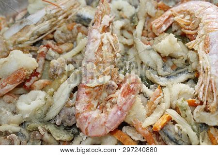 Mixed Deep-fried Fish, Shrimp And Squid Platter