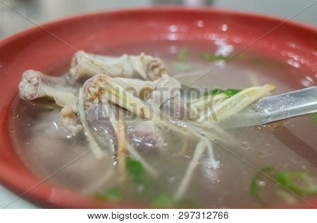 Taiwanese snacks of Chinese chitterlings soup on table