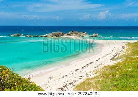 Beautiful Caribbean Island Mugjin Beach On Turks And Caicos