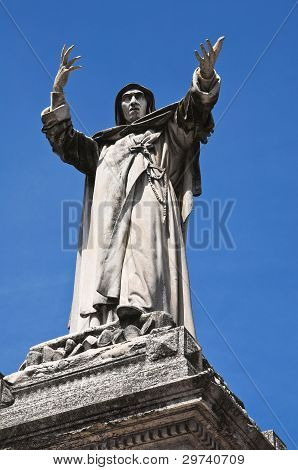 지롤라모 Savonarola 동상입니다. 페라라입니다. 에밀리 아 로마 냐입니다. 이탈리아.