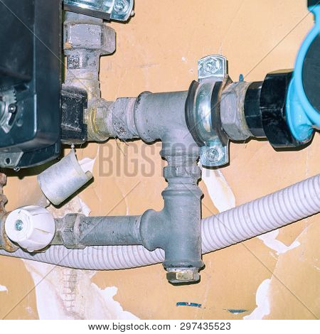 Sanitary Engineering. Connection Of The Supply Pump In The Home Heating System. Connection Of Plasti