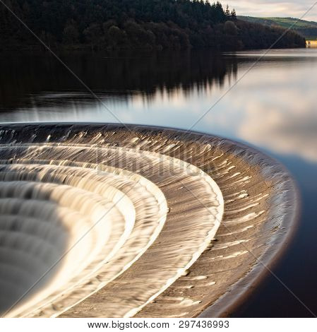 Overflow Or Bellmouth, Ladybower Reservoir In The Peak District National Park. The Reservoir Has Two