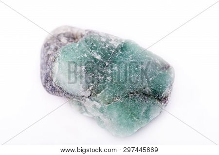 Emerald Macro Nestled In Bedrock Colde Up