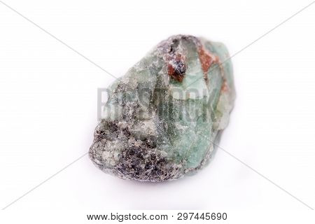 Emerald Macro Nestled In Bedrock Colde Up