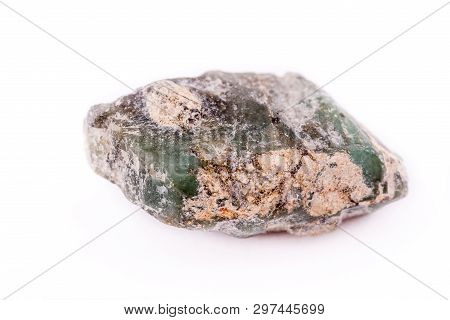 Emerald Macro Nestled In Bedrock Colde Up