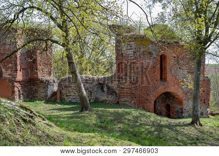 Pokrzywno, Kujawsko-pomorskie / Poland - April, 24, 2019: Ruins Of The Teutonic Castle In A Small To