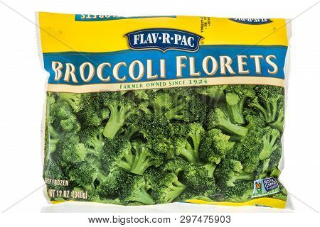 Winneconne, Wi -  22 April 2019: A Package Of Flav-r-pac Broccoli Florets Frozen Vegetables On An Is
