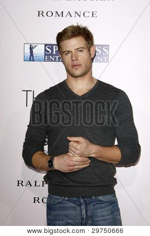 LOS ANGELES - 6 februari: Trevor Donovan arriveert bij 
