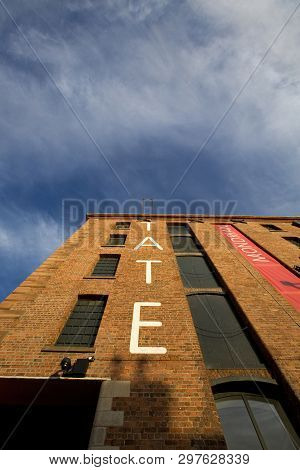 The Tate Liverpool Art Gallery In The Albert Dock Area In Liverpool, Merseyside, Uk - 11th June 2014