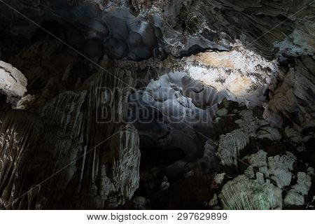 Ha Long Bay,vung Vieng Fishing Village,vietnam Dong Thien Cung Cave Or Paradise Cave One Of The Most