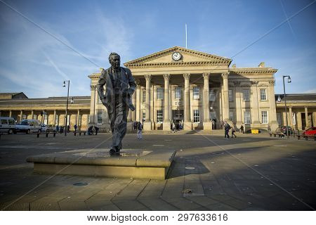 A Statue Of Former Prime Minister And Founder Of The Open University, Harold Wilson. Labour Politici