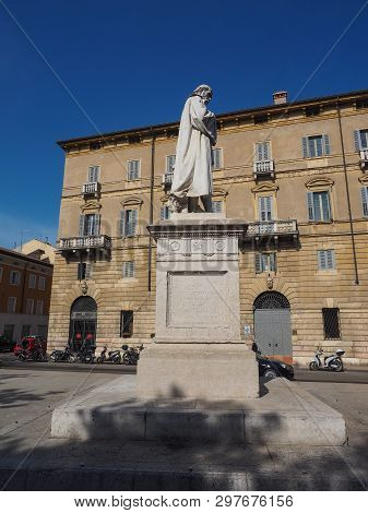 Michele Sanmicheli Statue In Verona
