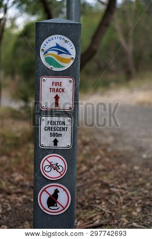 Frankston, Vic / Australia - Apr 21 2019: Direction And Guide Signs In Public Park