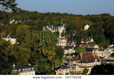ฝรั่งเศส ตัวเล็กเมืองของ Pierrefonds ใน Picardie