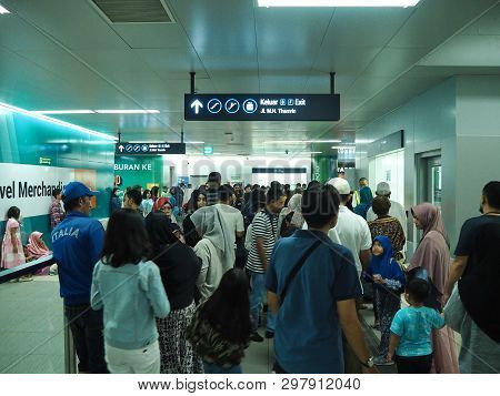 Jakarta, Indonesia - April 7, 2019: Crowd Of People Queue At The Exit Gate Of Bundaran Hi Mrt Statio