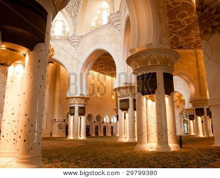 Mesquita Sheikh Zayed, em Abu Dhabi dentro