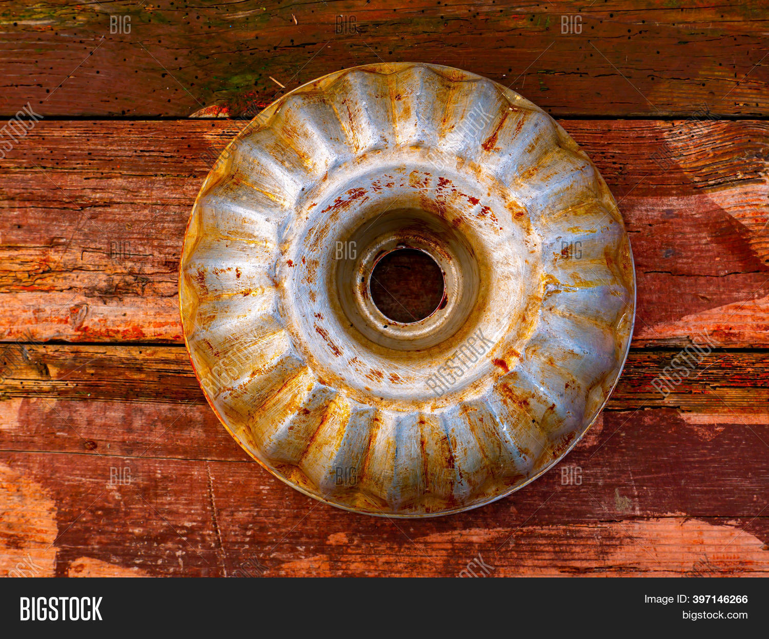 Aluminum Bakeware Image & Photo (Free Trial) Bigstock