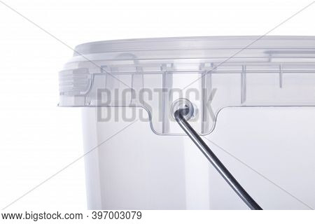 3000 Ml Transparent Oval Plastic Bucket With Transparent Lid, Plastic Containers On White Background