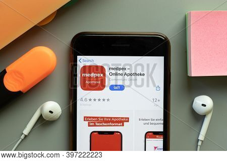 New York, Usa - 1 December 2020: Medpex Online Apotheke Mobile App Icon On Phone Screen Top View, Il