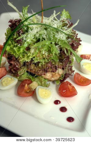 Insalata tiepida di verdure e carne