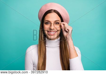 Close-up Portrait Of Her She Nice Attractive Lovely Pretty Intellectual Content Cheerful Cheery Stra