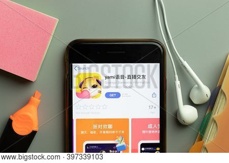 New York, Usa - 1 December 2020: Yami Mobile App Icon On Phone Screen Top View, Illustrative Editori