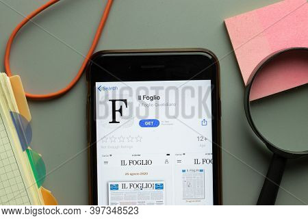 New York, Usa - 1 December 2020: Il Foglio Mobile App Icon On Phone Screen Top View, Illustrative Ed