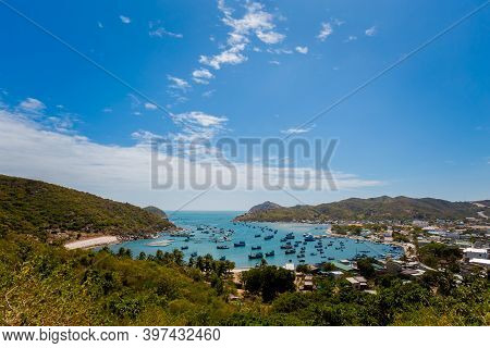 Vietnam Ocean Road From Phan Rang To Cam Ranh