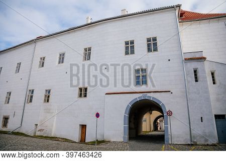 Renaissance Royal Castle, The Former Burg Aviate - Chateau Grounds In Kolin In Autumn Day, Central B