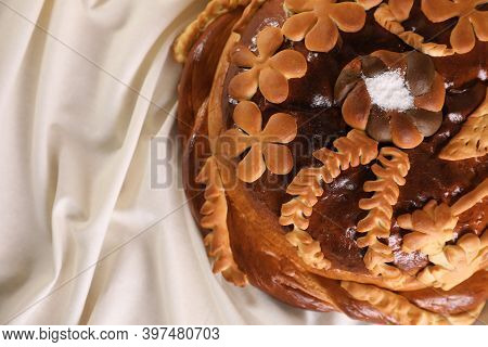 Korovai On Tablecloth, Top View. Ukrainian Bread And Salt Welcoming Tradition