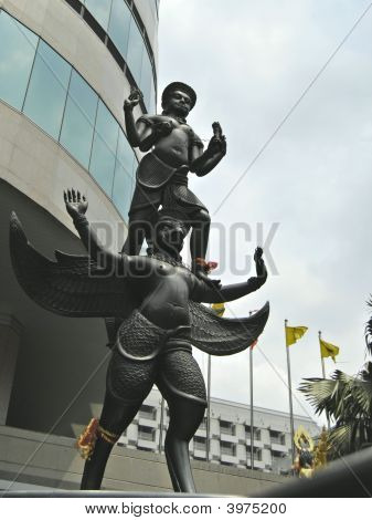 Garuda, Visnu