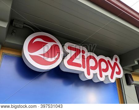 Honolulu, Hawaii - November 3, 2019: Zippy's Sign On Exterior Of Building.  Hawaii's A Gathering Spo