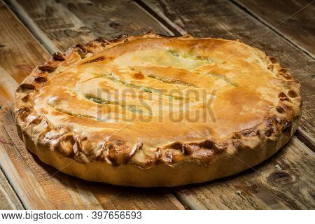 Quiche - Meat Pie With Chicken, Broccoli And Cheese