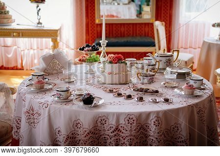 Radun Castle Interior, Neo-classical Chateau, Red Tea Salon, Baroque And Rococo White Furniture, Tab