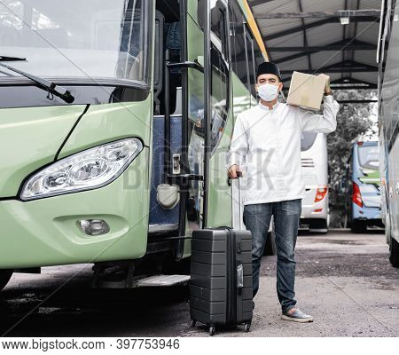 Male Muslim Travel By Bus During Pandemic