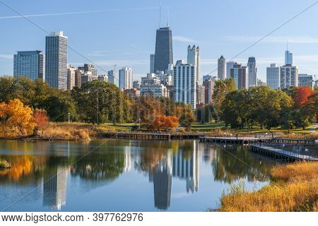 Chicago, Illinois, USA with Lincoln Park and the city skyline during early autumn.