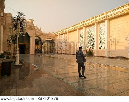 Utter Pardesh , India - Banquet Hall Entry Gate , A Picture Of Banquet Hall Entry Gate In Noida 2 De