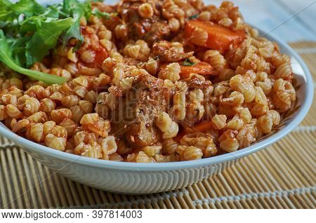Greek  Giouvetsi